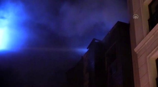 İzmir'de bir otel yangın nedeniyle boşaltıldı