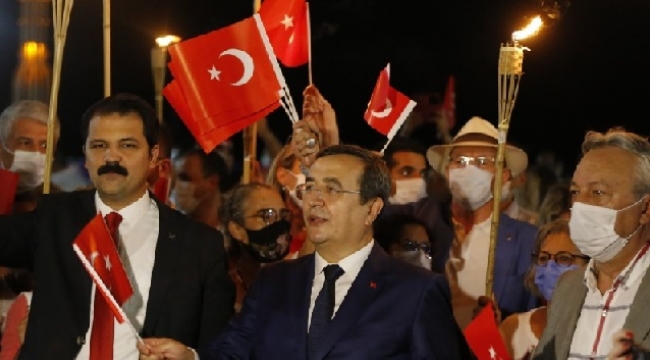  Batur; " İzmir Cumhuriyet'e sahip çıkacağını gösterdi"