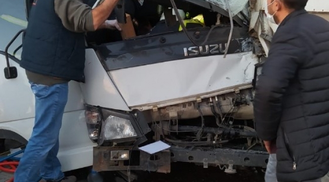 Kırklareli'nde beton mikseri ile kamyonet çarpıştı: 2 yaralı