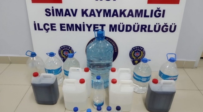 Simav'da 53 litre kaçak içki yakalandı