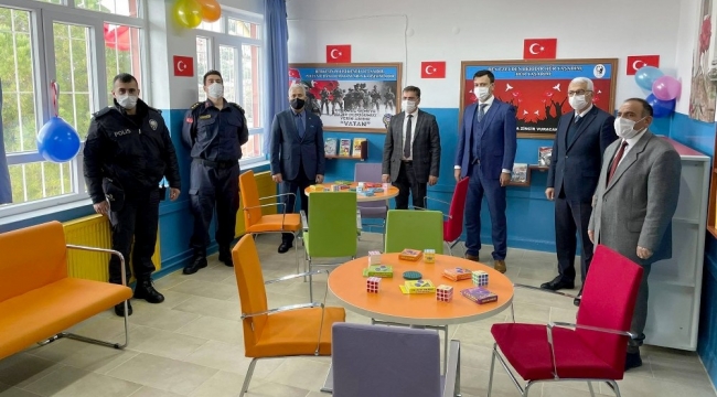 Yatağan'da 'Polis Amca' kütüphanesi açıldı