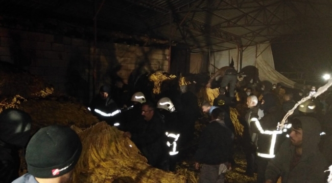 Adıyaman'da tütün ambarı yandı