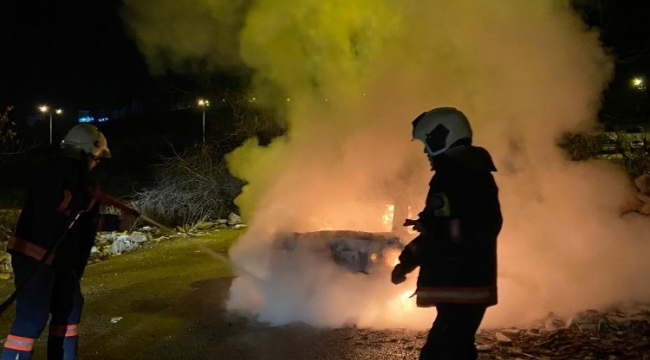 Ankara'da hırsızlar otomobili önce çaldılar sonra yaktılar