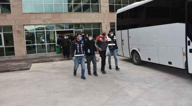 Antalya'da aranan 81 şüpheli yakalandı