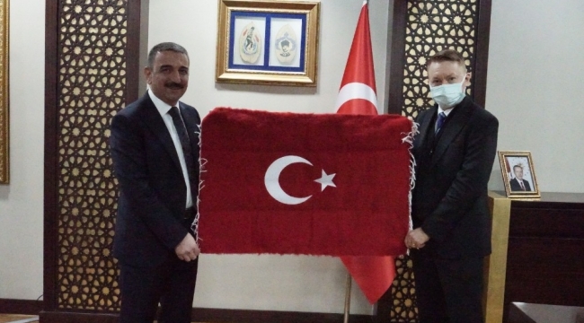 Avustralya Büyükelçisi Innes-Brown'dan Siirt Valisi Hacıbektaşoğlu'na ziyaret