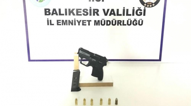 Balıkesir'de polis 16 aranan şahsı yakaladı