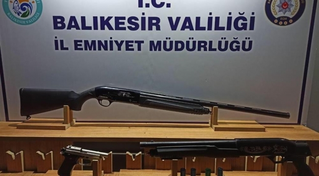 Balıkesir'de polisten silah operasyonu