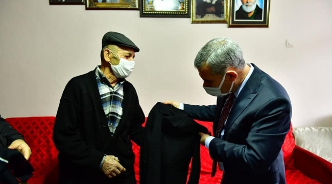 Başkan Çınar, yaşlıların hayır duasını aldı