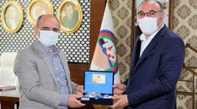 Başkan Dündar'dan Körfez Belediyesine ziyaret