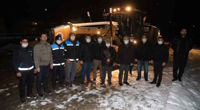 Battalgazi Belediyesi'nin kar mesaisi devam ediyor