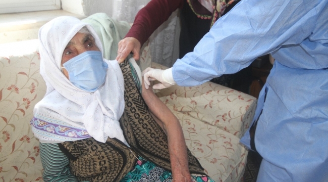 Beyşehir'de 85 yaş üstü kişilere korona virüs aşısı yapılmaya başlandı