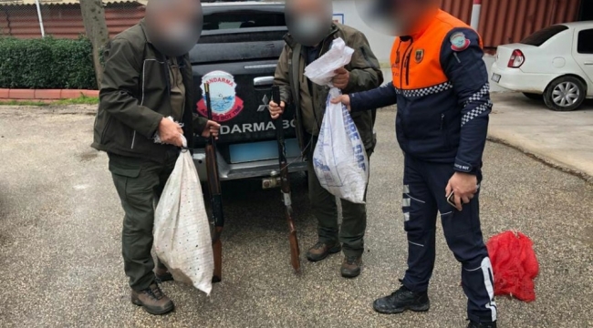 Bursa'da gölde kaçak avcılık yapan iki kişi yakalandı