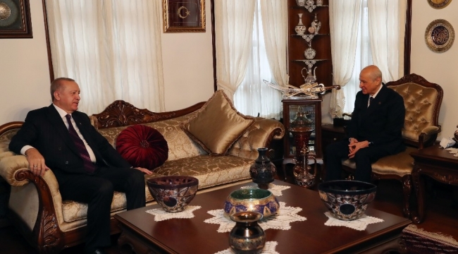 Cumhurbaşkanı Recep Tayyip Erdoğan, MHP Genel Başkanı Devlet Bahçeli'yi ziyaret ediyor.