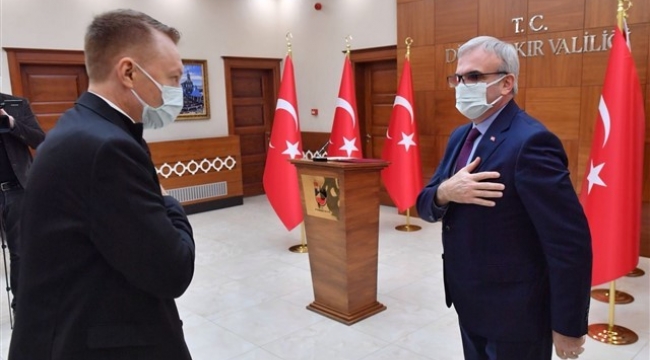 Diyarbakır'a gelen Avustralya Büyükelçisinden Türkiye'ye övgü