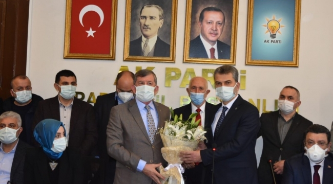 Dr. Sezgin Mumcu AK Parti Trabzon İl Başkanlığı görevini devraldı
