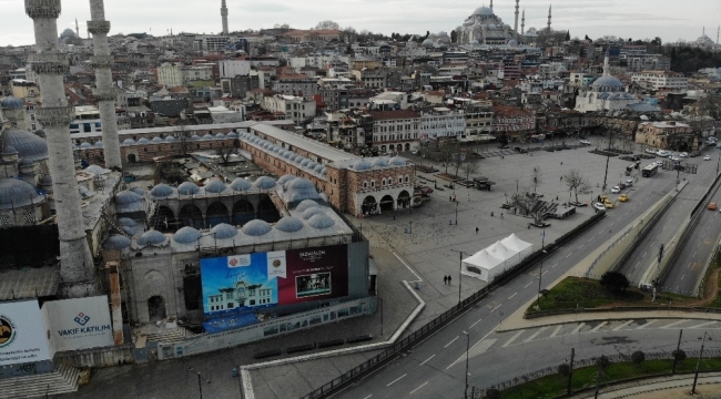 İstanbul'da yollar ve meydanlarda sessizlik hakim
