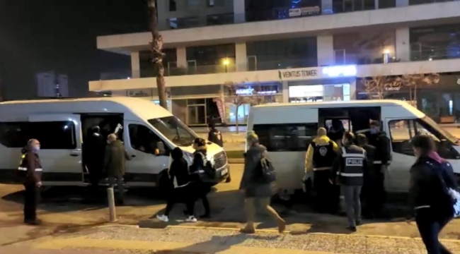 İzmir'de gizlice müşteri alınan masaj salonlarına fuhuş baskını: 10 tutuklama