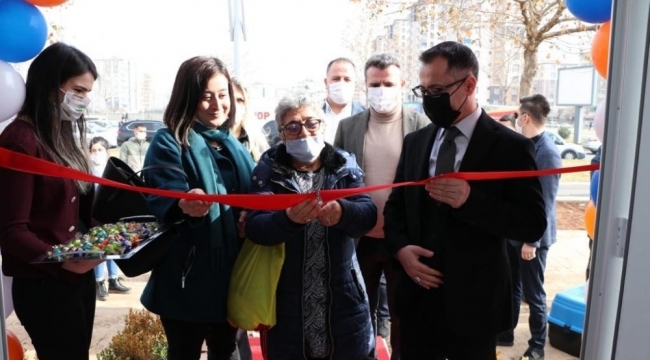 Kayapınar Belediyesi Çadır-Vet'i hizmete açtı