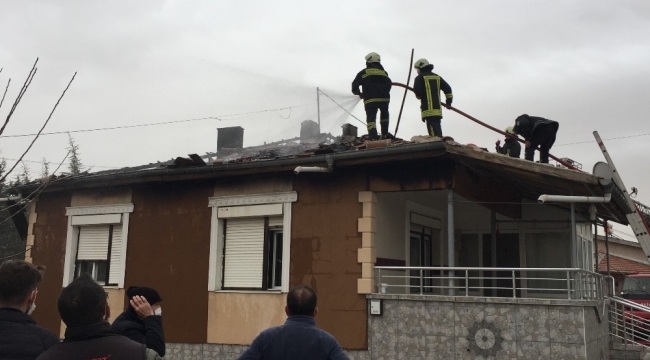 Konya'da müstakil evin çatısında yangın