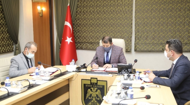 Milli Eğitim Müdürlüğü ve Cumhuriyet Üniversitesi arasında iş birliği -Sivas Valiliği himayelerinde, Sivas Cumhuriyet Üniversitesi ve İl Milli Eğitim Müdürlüğü arasında 'Sosyal, Bilimsel ve Teknolojik İşbirliği Protokolü' imzalandı.