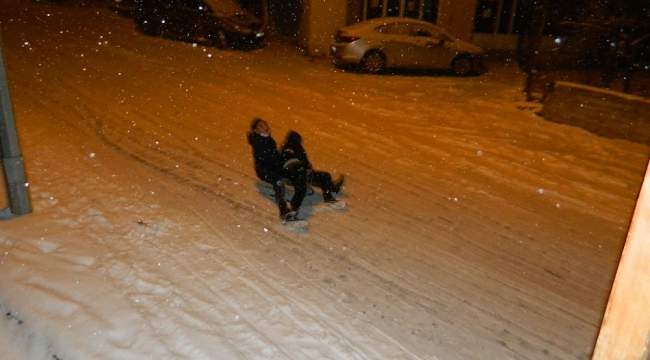 Posof'ta çocukların kar sevinci