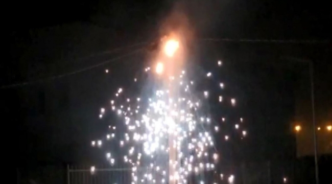 Şanlıurfa'da elektrik direğindeki patlama anları kamerada
