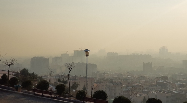 Tahran'da hava kirliliği yüksek seviyelere ulaştı
