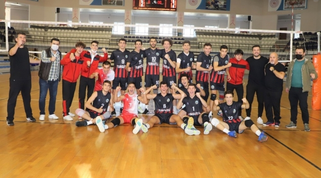 Turgutlu Belediyespor Erkek Voleybol Takımı Kütahya'dan galibiyetle döndü