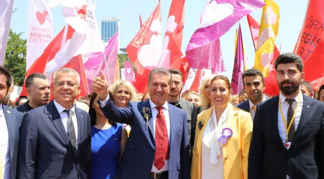 Türkiye Değişim partisi Genel Başkanı Mustafa Sarıgül, "TDP barışın, hukukun, üretimin, çevrenin, adaletin partisi"