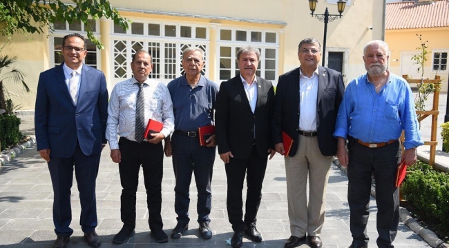 Bornova'da eski başkanlar iktidar hedefiyle bir araya geldi