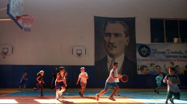  Karabağlar'da dolu dolu spor