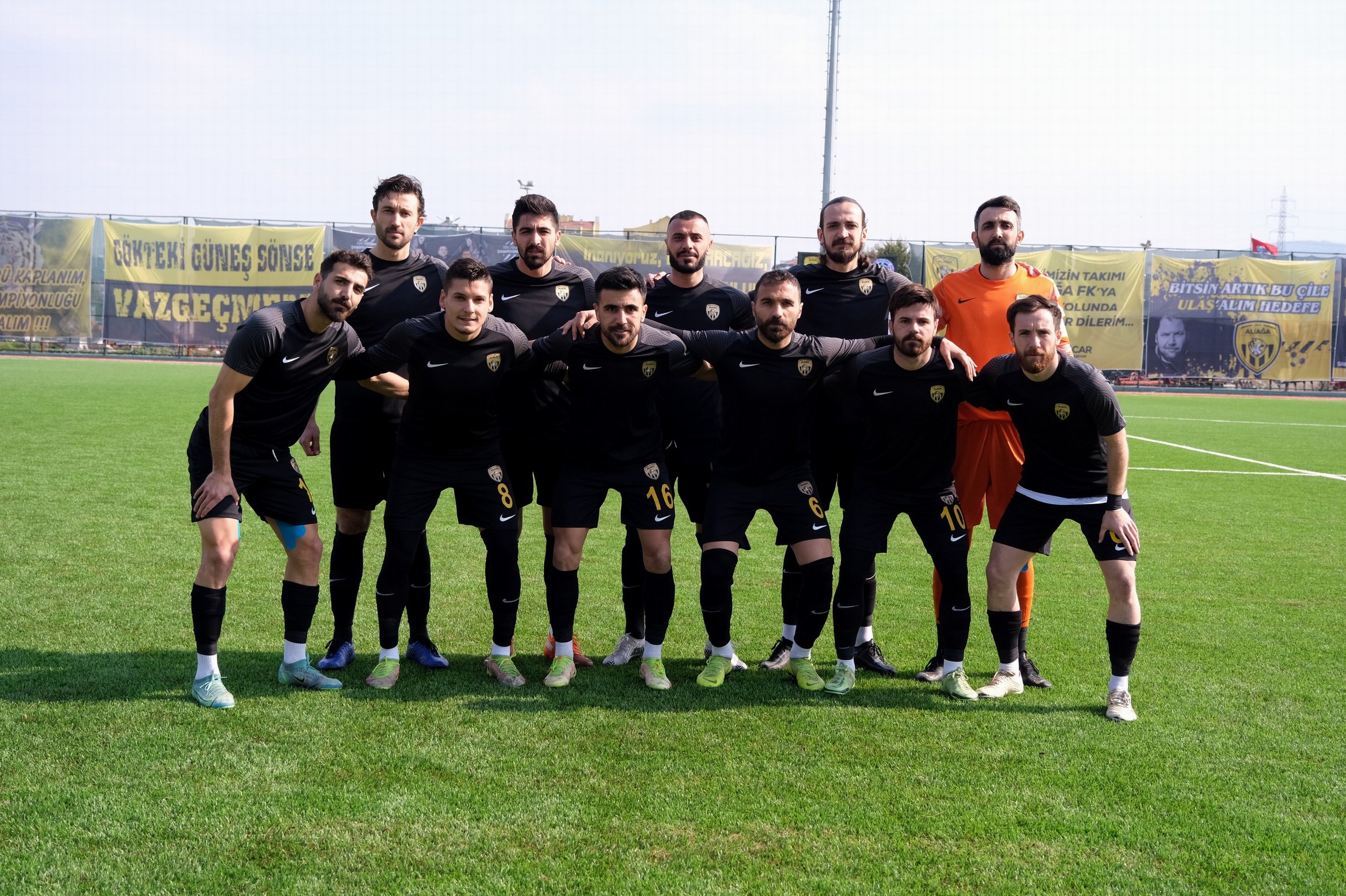 Aliağaspor FK, İzmirspor'u Puansız Gönderdi