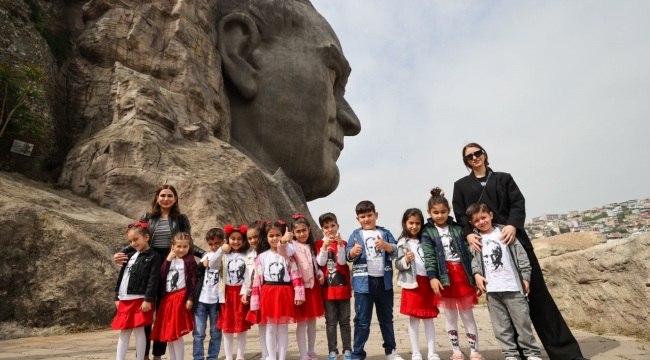 ATATÜRK MASKI'NDAKİ SEGİYE MİNİKLER HYRAN KALDI